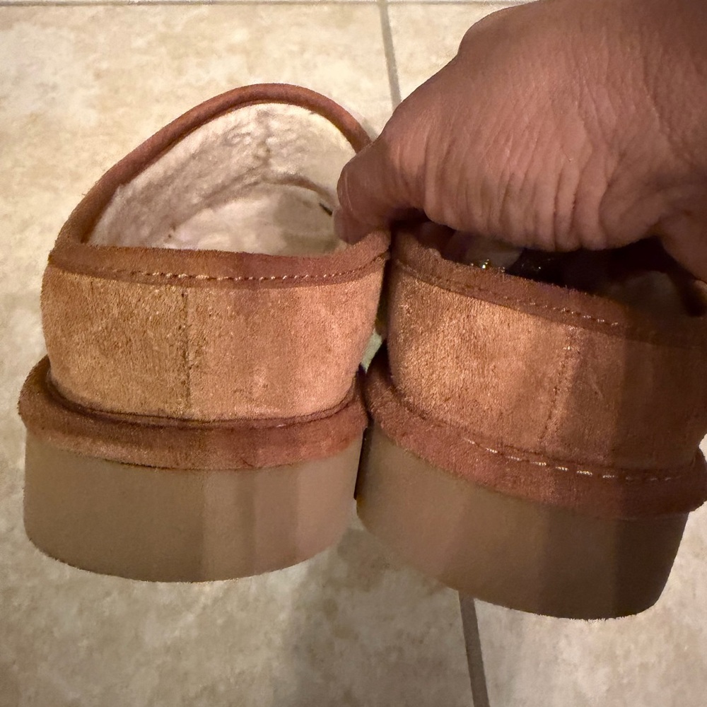 UGG fur slides/slipper - Picture 3 of 5